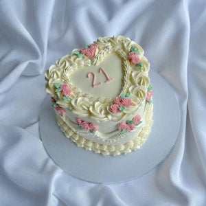 Heart Shape Vintage Pink White Cake