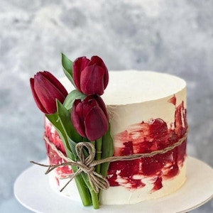 Tulip Red Flower Cake