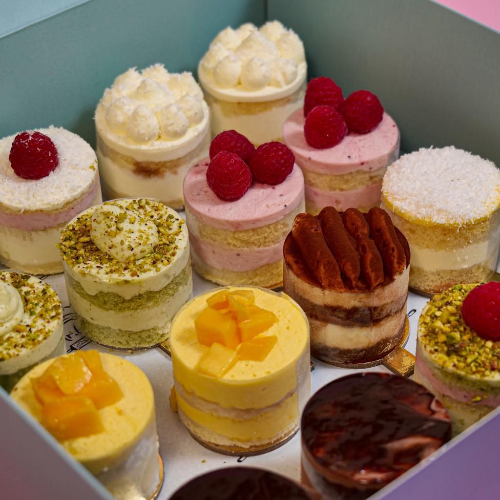 Mini cakes Box