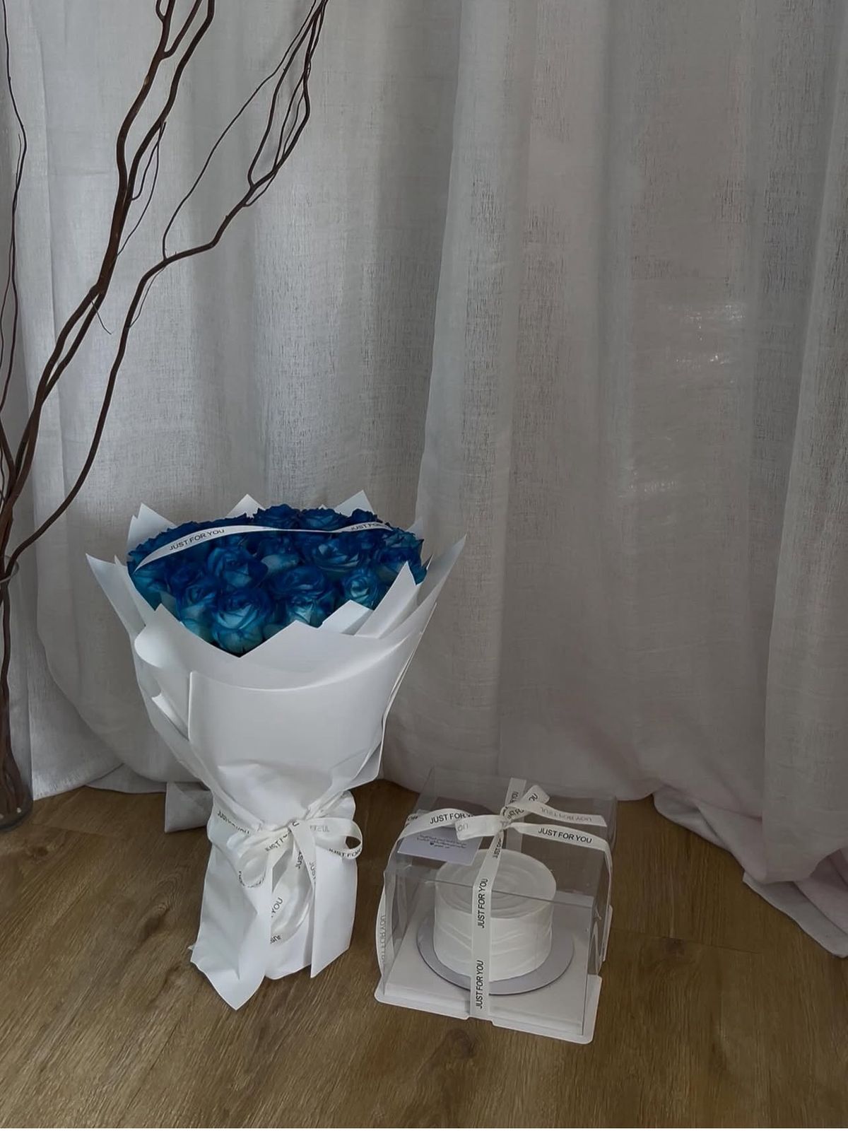 Clourfull Flowers & cake