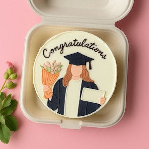 Graduation Celebarte Cake