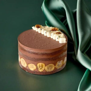 Toffy Banana Walnut Cake